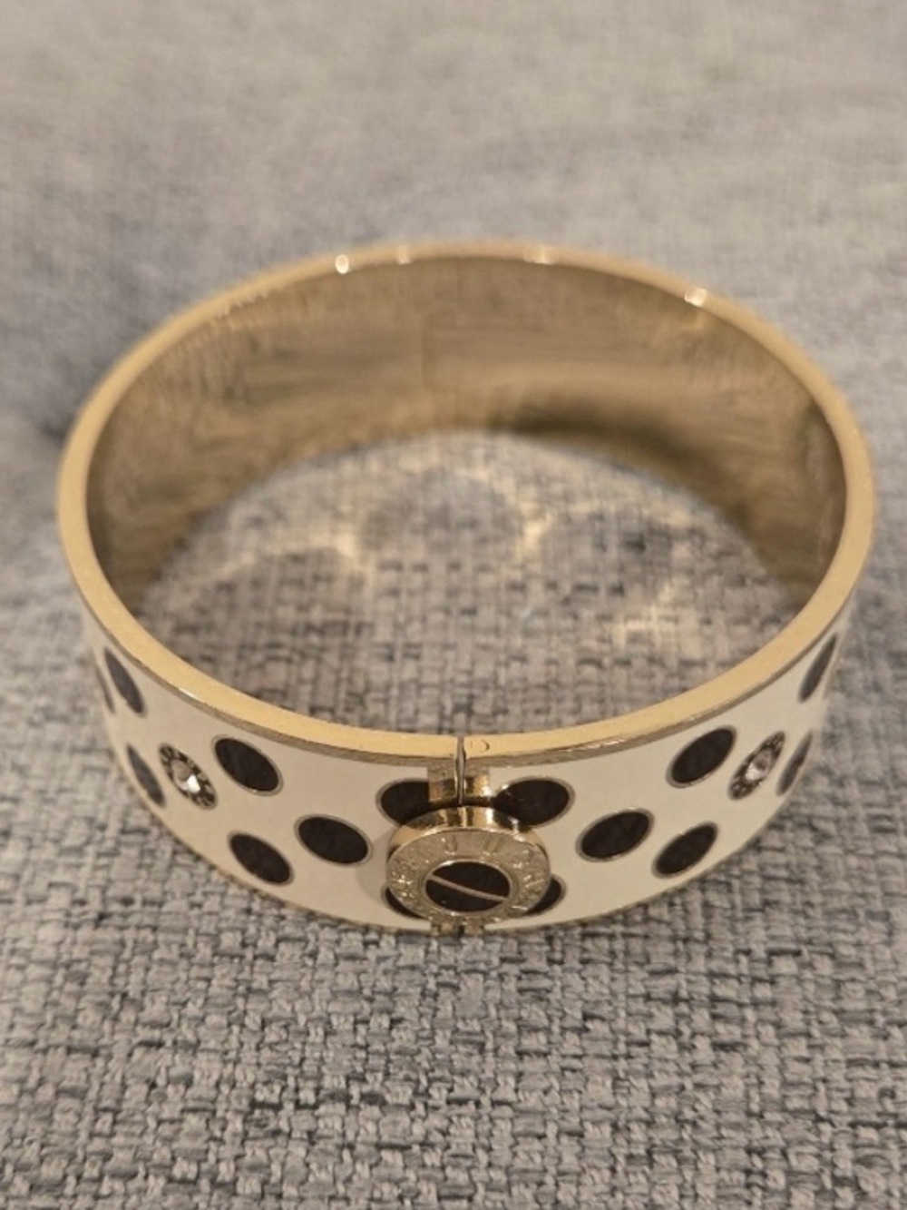 HENRI BENDEL Cream & Brown Polka Dot Gold-Tone Hinged Bangle Bracelet NWOT - Picture 3 of 5